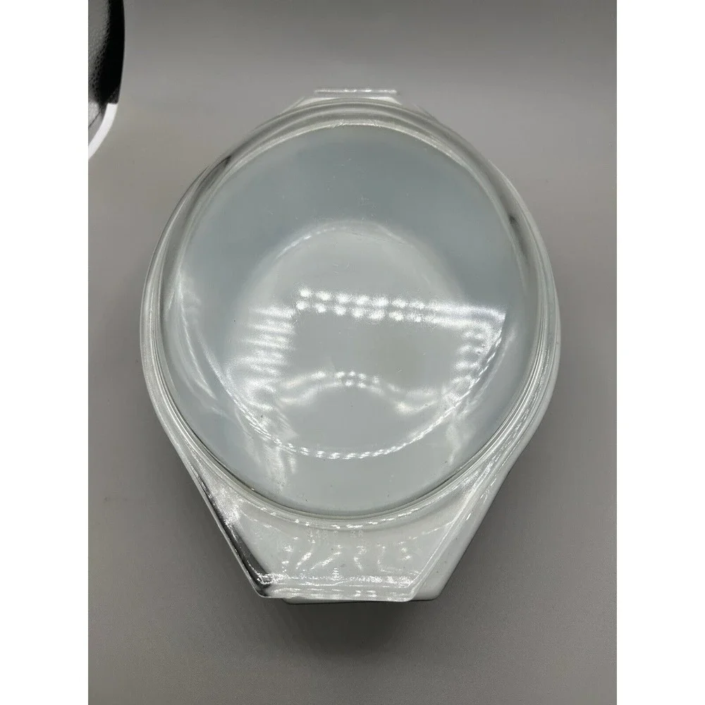 Vintage Pyrex Black‎ Snowflake 1.5 Quart Oval Casserole Dish with Lid